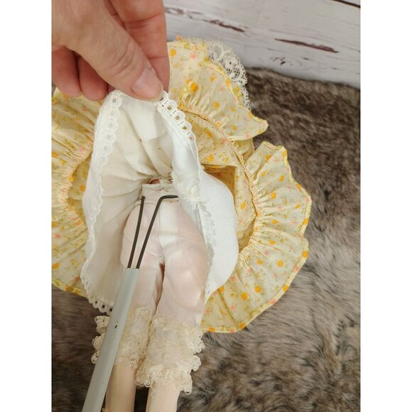 Vintage 1983 Effanbee Rebecca Of Sunnybrook Farm Storybook 11” Doll #1181 - Picture 5 of 5